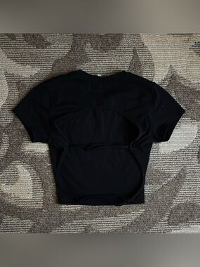Black Cutout Back Crop Top — Garage